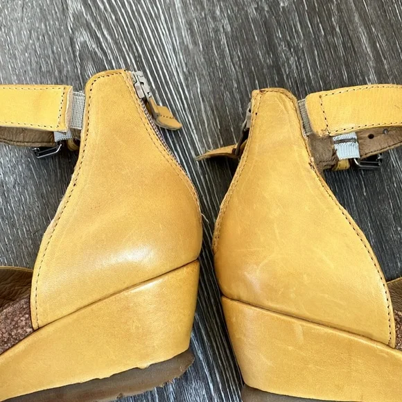 Miz Mooz Cassie leather wedge sandals - Picture 11 of 17